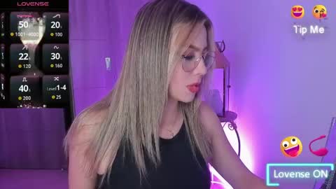 Snapshot of ana_becker1 chatting on 05/11/26, 07:25 Ana online show from 05/11/26, 07:25