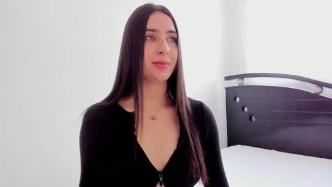 Snapshot of ana_castilo chatting on 12/14/24, 12:23 Ana IG an castillo 1 online show from 12/14/24, 12:23