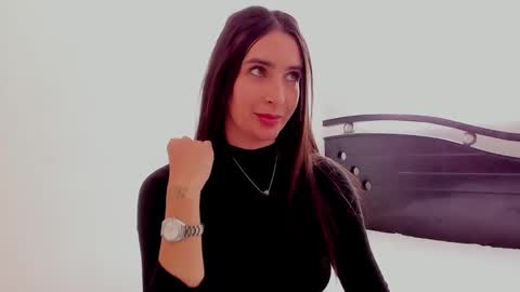 Snapshot of ana_castilo chatting on 12/16/24, 03:00 Ana IG an castillo 1 online show from 12/16/24, 03:00