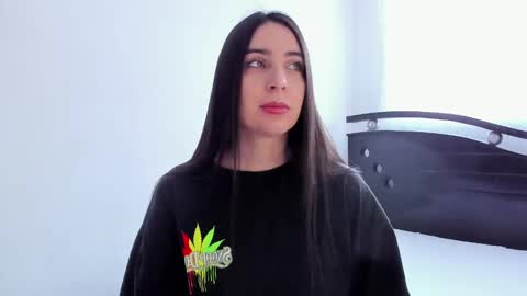 Snapshot of ana_castilo chatting on 12/19/24, 11:39 Ana IG an castillo 1 online show from 12/19/24, 11:39