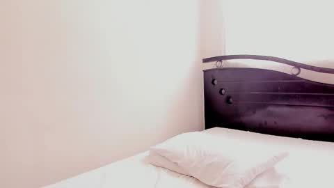 Snapshot of ana_castilo chatting on 12/19/24, 02:57 Ana IG an castillo 1 online show from 12/19/24, 02:57