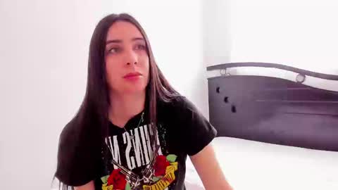 Snapshot of ana_castilo chatting on 12/30/24, 02:51 Ana IG an castillo 1 online show from 12/30/24, 02:51