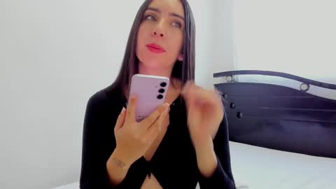 Snapshot of ana_castilo chatting on 01/07/25, 11:48 Ana IG an castillo 1 online show from 01/07/25, 11:48
