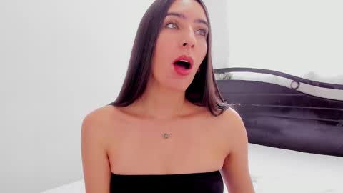 Snapshot of ana_castilo chatting on 01/31/25, 12:18 Ana IG an castillo 1 online show from 01/31/25, 12:18