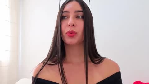 Snapshot of ana_castilo chatting on 11/19/25, 01:55 Ana IG an castillo 1 online show from 11/19/25, 01:55