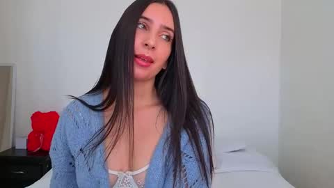 Snapshot of ana_castilo chatting on 03/21/26, 01:26 Ana IG an castillo 1 online show from 03/21/26, 01:26