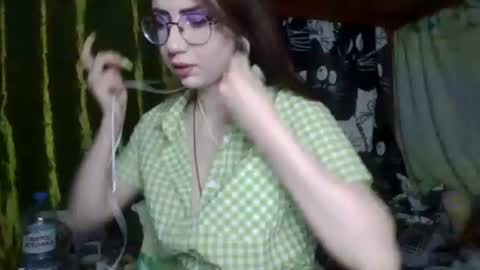 Snapshot of ana_dewitt chatting on 12/29/24, 06:27 ana dewitt online show from 12/29/24, 06:27