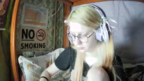 Snapshot of ana_dewitt chatting on 03/04/25, 11:11 ana dewitt online show from 03/04/25, 11:11