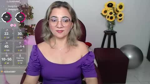 Snapshot of ana_hotmilf chatting on 03/11/26, 12:38 Ana online show from 03/11/26, 12:38