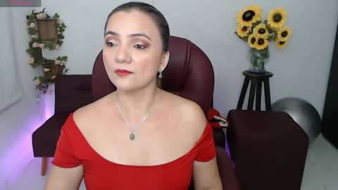 Snapshot of ana_hotmilf chatting on 04/21/26, 11:18 Ana online show from 04/21/26, 11:18