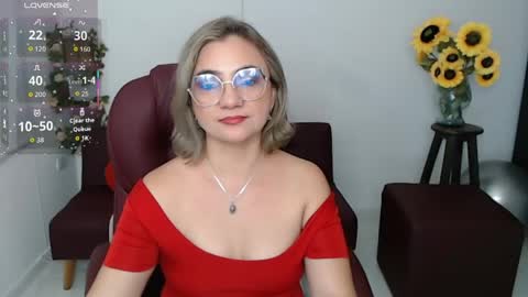 Snapshot of ana_hotmilfx chatting on 05/09/26, 01:22 ANA online show from 05/09/26, 01:22