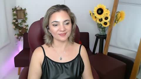 Snapshot of ana_hotmilfx chatting on 07/10/26, 12:04 ANA online show from 07/10/26, 12:04