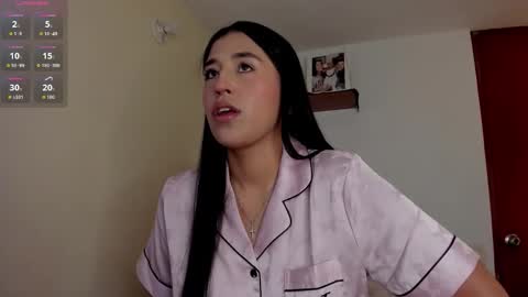 Snapshot of ana_m_ chatting on 02/05/26, 09:03 Ana online show from 02/05/26, 09:03