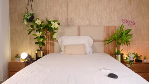 Snapshot of ana_maria11 chatting on 12/20/25, 03:35 Ana online show from 12/20/25, 03:35