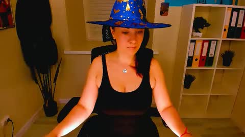 Snapshot of ana_mills chatting on 10/29/25, 10:28 Ana online show from 10/29/25, 10:28