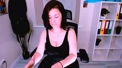 Snapshot of ana_mills chatting on 10/30/25, 10:16 Ana online show from 10/30/25, 10:16