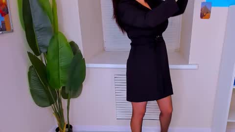 Snapshot of ana_mills chatting on 11/21/25, 03:22 Ana online show from 11/21/25, 03:22