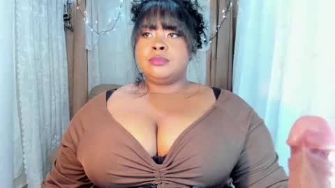 Snapshot of ana_off_alana chatting on 02/11/26, 10:15 Ana online show from 02/11/26, 10:15