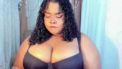 Snapshot of ana_off_alana chatting on 02/13/26, 10:39 Ana online show from 02/13/26, 10:39