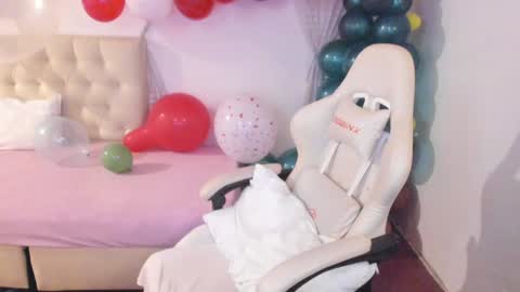 Im anna but you can call me as you want online show from 12/04/24, 12:08