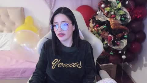 Im anna but you can call me as you want online show from 12/21/24, 07:27