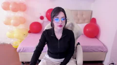 Snapshot of ana_ruuh chatting on 04/10/26, 10:25 Im anna but you can call me as you want online show from 04/10/26, 10:25