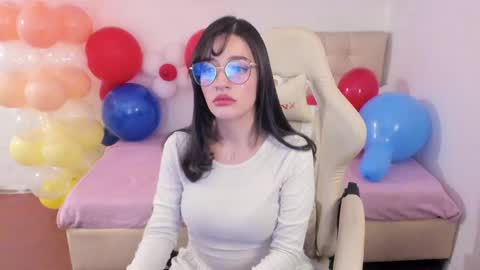Snapshot of ana_ruuh chatting on 04/13/26, 09:09 Im anna but you can call me as you want online show from 04/13/26, 09:09