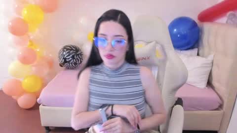Snapshot of ana_ruuh chatting on 06/01/26, 10:22 Im anna but you can call me as you want online show from 06/01/26, 10:22