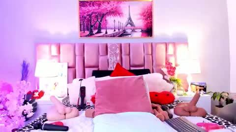 anaa_bellaa online show from 11/20/25, 12:16