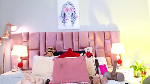 Snapshot of anaa_bellaa chatting on 05/13/26, 12:35 anaa_bellaa online show from 05/13/26, 12:35
