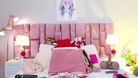 Snapshot of anaa_bellaa chatting on 05/19/26, 12:11 anaa_bellaa online show from 05/19/26, 12:11