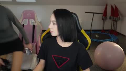 Sweet girls online show from 11/06/25, 12:06