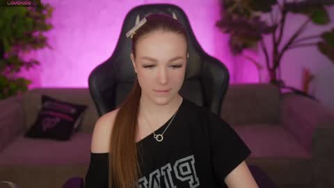 Snapshot of anabel2054 chatting on 05/10/26, 10:42 Sweet girls online show from 05/10/26, 10:42