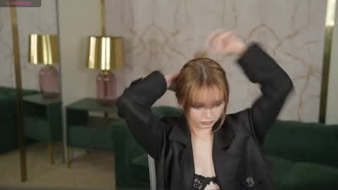 Snapshot of anabel2054 chatting on 06/14/26, 10:39 Sweet girls online show from 06/14/26, 10:39
