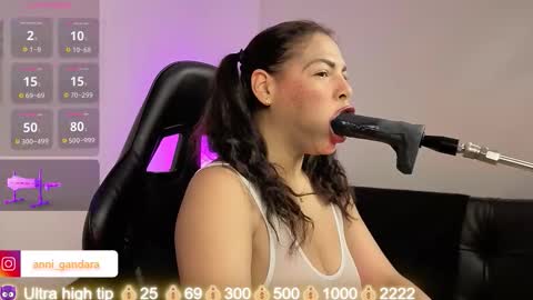 anabel alice gandara  online show from 10/23/25, 08:13