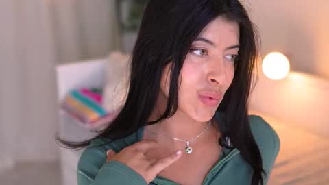 Snapshot of anabelcurvy chatting on 09/23/25, 02:09 anabelcurvy online show from 09/23/25, 02:09