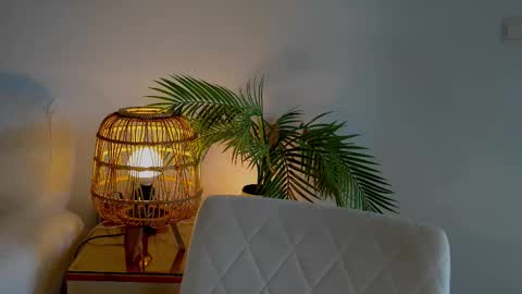 Snapshot of anabelcurvy chatting on 10/14/25, 02:29 anabelcurvy online show from 10/14/25, 02:29