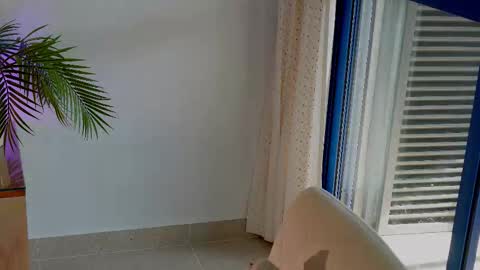 Snapshot of anabelcurvy chatting on 10/16/25, 02:07 anabelcurvy online show from 10/16/25, 02:07