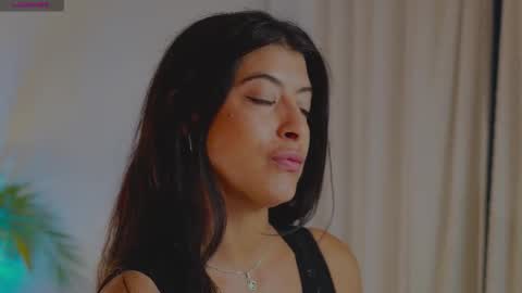 Snapshot of anabelcurvy chatting on 10/21/25, 07:03 anabelcurvy online show from 10/21/25, 07:03