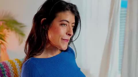 Snapshot of anabelcurvy chatting on 12/15/25, 01:48 anabelcurvy online show from 12/15/25, 01:48