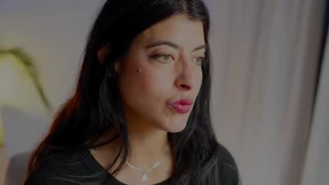 Snapshot of anabelcurvy chatting on 01/05/26, 05:27 anabelcurvy online show from 01/05/26, 05:27