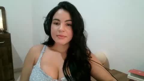 Snapshot of anabelenogueira1 chatting on 03/27/26, 03:56 anabelenogueira1 online show from 03/27/26, 03:56