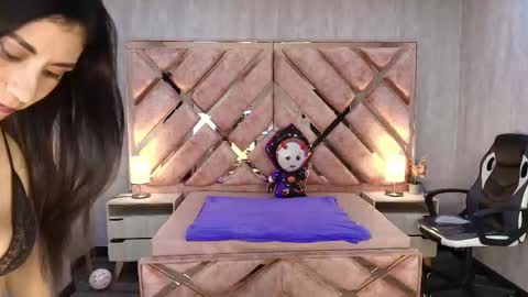 HI I AM ANABELL online show from 10/14/25, 07:14