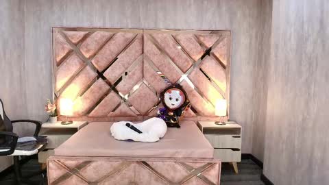 HI I AM ANABELL online show from 10/18/25, 07:36