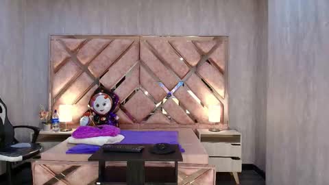 HI I AM ANABELL online show from 10/29/25, 08:54