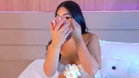 anabelleray online show from 11/08/25, 07:34