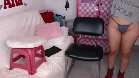 Ana online show from 11/19/25, 10:37