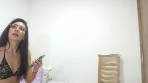 Snapshot of anabellov3 chatting on 02/05/25, 05:30 anabellov3 online show from 02/05/25, 05:30