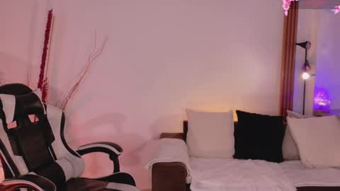 ANABEL WOLF  online show from 04/29/26, 02:54