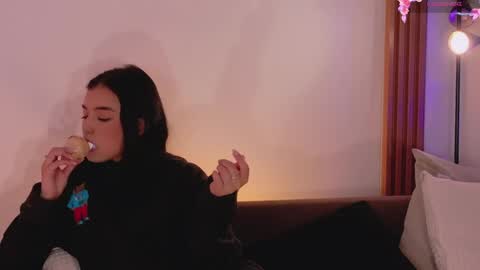ANABEL WOLF  online show from 04/29/26, 06:03